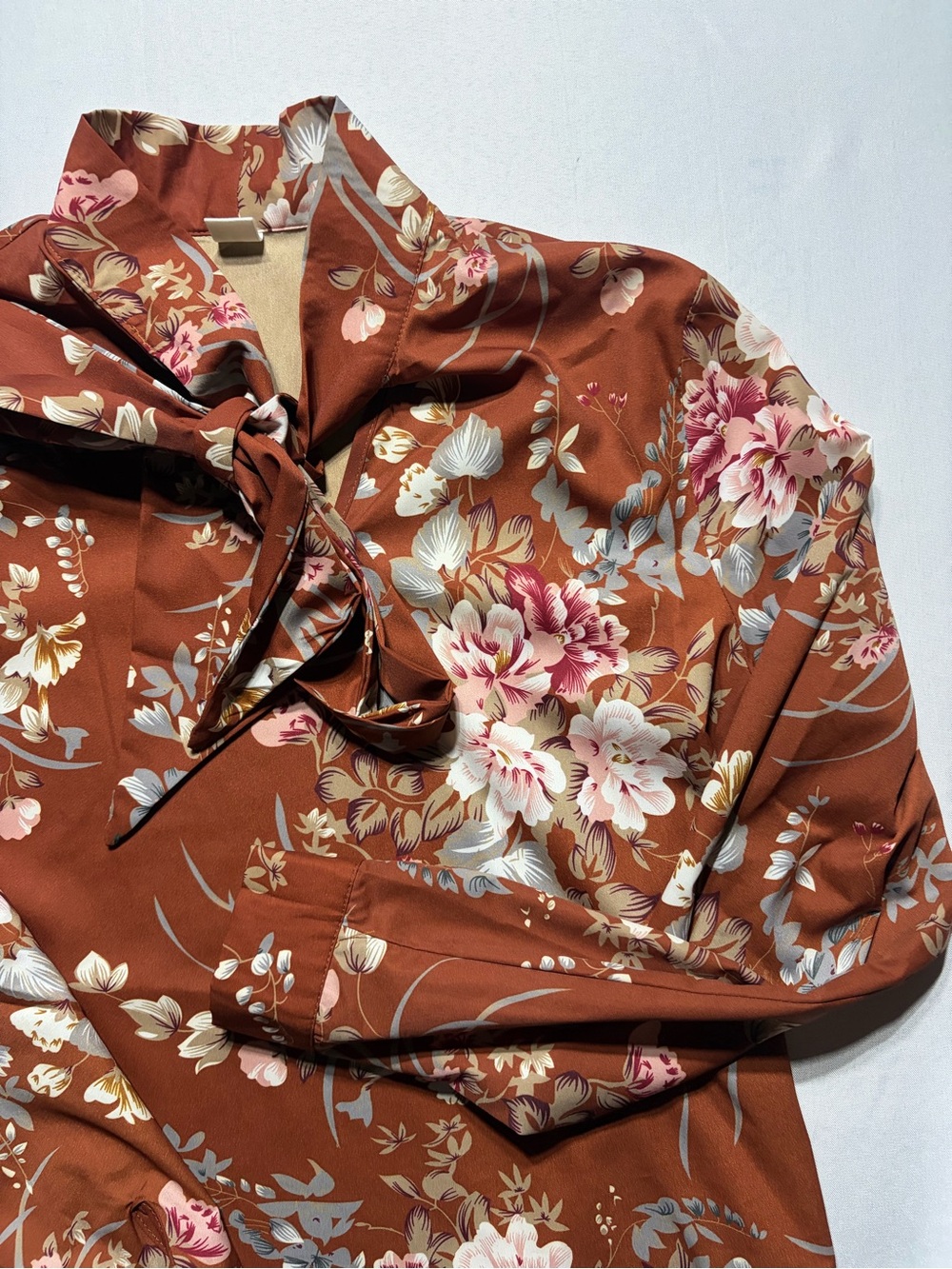 Women’s XSmall Rust Floral Tie-Neck Long Sleeve Silky Feminine Blouse